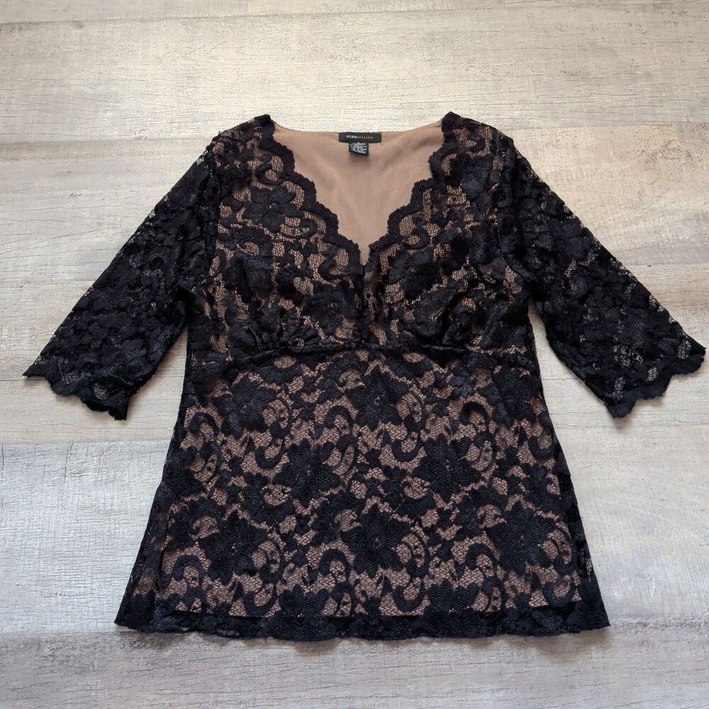 ​BCBGMAXAZRIA Black Lace Top M Medium Nude Lining V-Neck 3/4 Sleeve Blouse Sexy